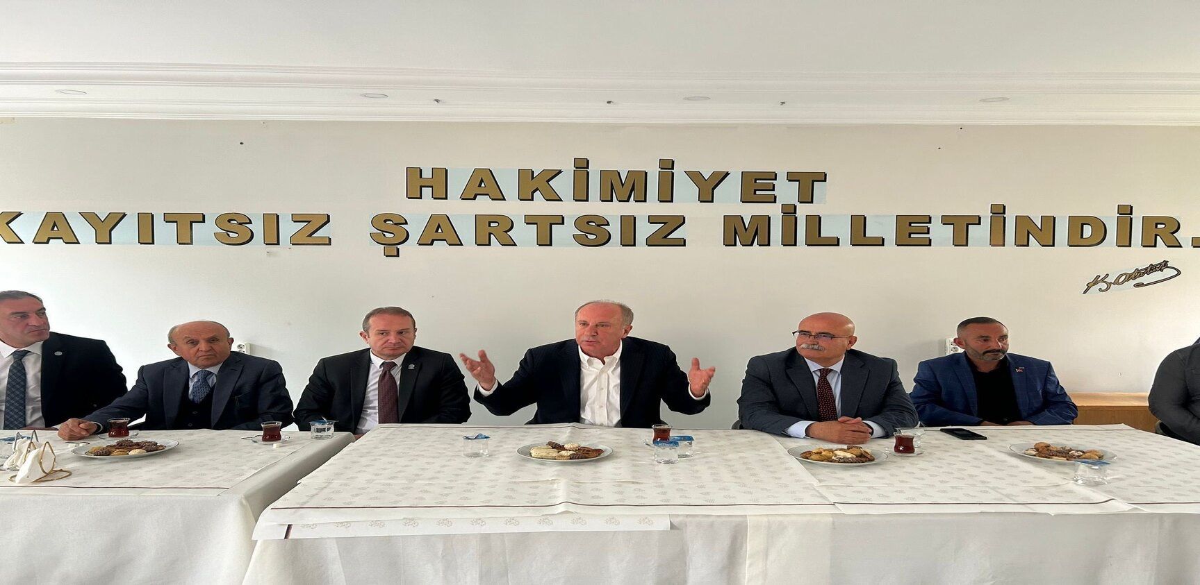 Genel Başkanımız Muharrem İnce, Bahadın Belediyemizi ziyaret etti.